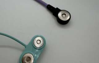 Round contact interfaces on single and twin cable connectors